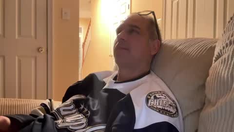 honey_man14 online show from December 8, 7:05 am