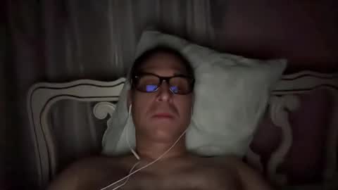 honey_man14 online show from December 12, 1:21 am