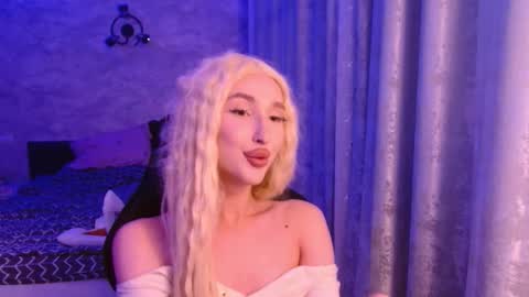 honey_sunset online show from November 29, 9:18 pm