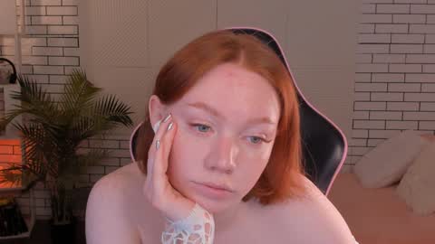 honeyautumn online show from December 20, 2:41 am