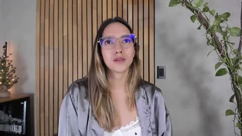 Sofia independent model online show from December 8, 10:41 am