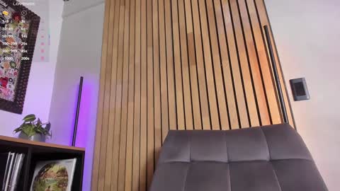 Sofia independent model online show from January 19, 2:28 pm