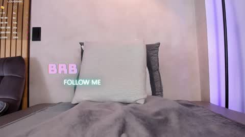 Sofia independent model online show from February 18, 11:22 am