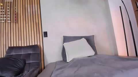 Sofia independent model online show from February 25, 11:19 am