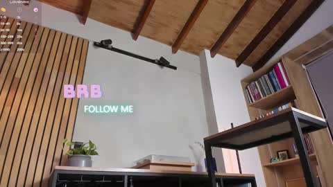 Sofia independent model online show from March 7, 2:23 pm