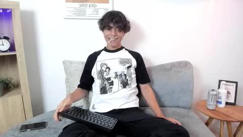 honeymoon_sariel online show from October 10, 8:08 pm