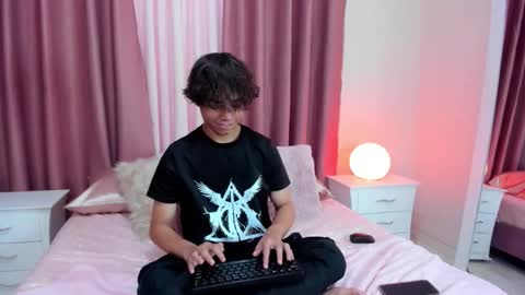 honeymoon_sariel online show from October 16, 7:37 pm