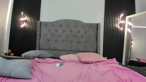 Snapshot of hoot_booys_ chatting on October 27, 3:16 pm hoot_booys_ online show from October 27, 3:16 pm