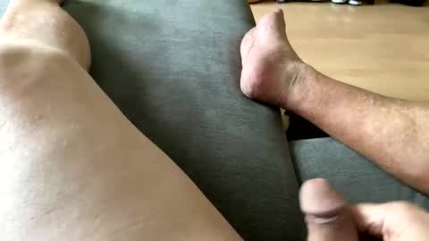 Snapshot of horny_147 chatting on October 10, 11:42 am Cum suck Me off online show from October 10, 11:42 am