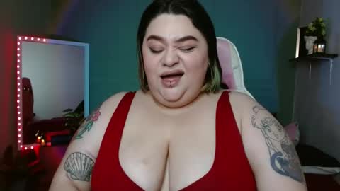 Snapshot of horny_neighbors_ chatting on December 8, 12:19 pm onlyTiffany I broke up with frank 10 days ago online show from December 8, 12:19 pm