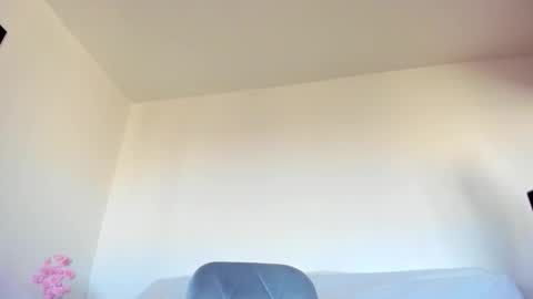 Emma online show from October 21, 8:37 am