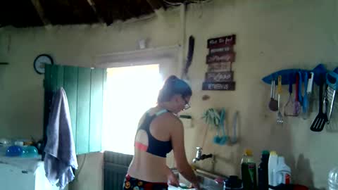 Snapshot of hornyhippies0080 chatting on September 20, 6:25 am Nix D online show from September 20, 6:25 am