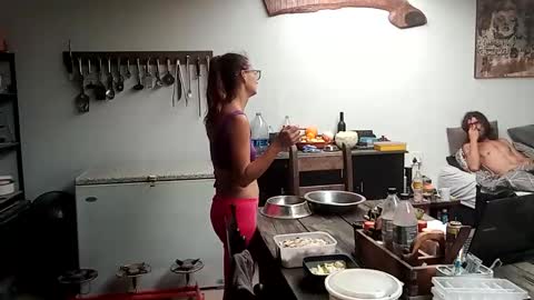 Snapshot of hornyhippies0080 chatting on November 4, 6:01 am Nix D online show from November 4, 6:01 am