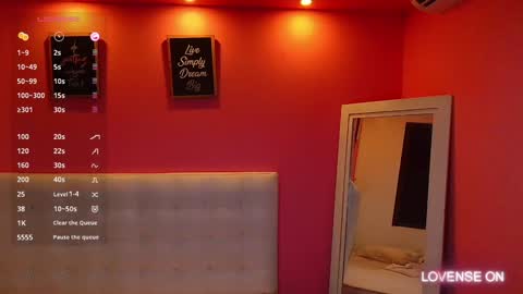 Snapshot of hornyhousekeeper_ chatting on December 4, 12:25 pm Valentina online show from December 4, 12:25 pm