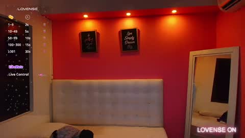 Snapshot of hornyhousekeeper_ chatting on December 5, 12:22 pm Valentina online show from December 5, 12:22 pm