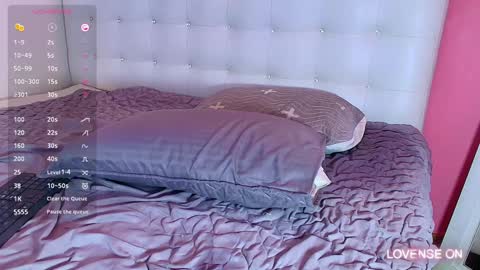 Snapshot of hornyhousekeeper_ chatting on December 18, 5:00 pm Valentina online show from December 18, 5:00 pm