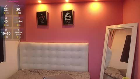 Snapshot of hornyhousekeeper_ chatting on January 16, 12:53 pm Valentina online show from January 16, 12:53 pm