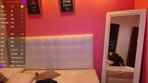 Snapshot of hornyhousekeeper_ chatting on February 5, 12:27 pm Valentina online show from February 5, 12:27 pm