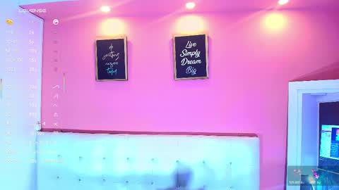 Snapshot of hornyhousekeeper_ chatting on February 17, 12:48 pm Valentina online show from February 17, 12:48 pm