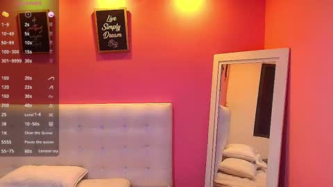 Snapshot of hornyhousekeeper_ chatting on February 22, 12:40 pm Valentina online show from February 22, 12:40 pm