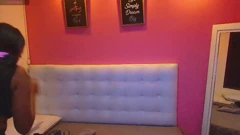 Snapshot of hornyhousekeeper_ chatting on February 25, 12:24 pm Valentina online show from February 25, 12:24 pm