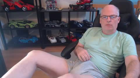 Snapshot of hornynthick70 chatting on December 22, 6:37 pm hornynthick70 online show from December 22, 6:37 pm