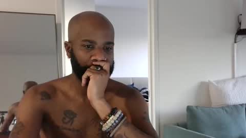 Snapshot of horus00 chatting on December 23, 12:19 pm Horus00 online show from December 23, 12:19 pm