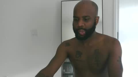 Snapshot of horus00 chatting on January 7, 1:46 pm Horus00 online show from January 7, 1:46 pm