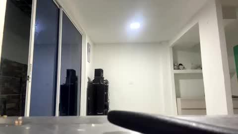 Snapshot of hot2512 chatting on February 25, 5:30 am hot2512 online show from February 25, 5:30 am