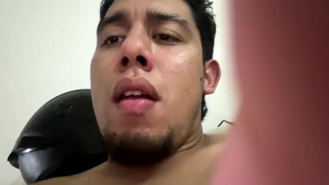 Snapshot of hot2512 chatting on February 27, 1:16 am hot2512 online show from February 27, 1:16 am