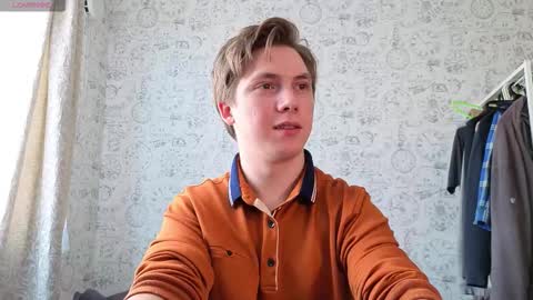 Snapshot of hot_boy_oscar chatting on September 12, 11:10 am Oscar online show from September 12, 11:10 am