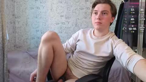 Snapshot of hot_boy_oscar chatting on October 8, 11:19 am Oscar online show from October 8, 11:19 am