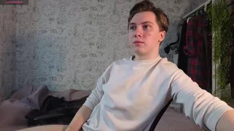 Snapshot of hot_boy_oscar chatting on November 9, 11:19 am Oscar online show from November 9, 11:19 am