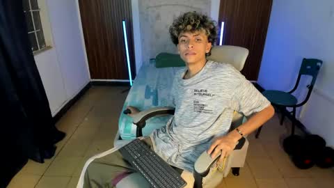 hot bunny online show from November 23, 2:33 am