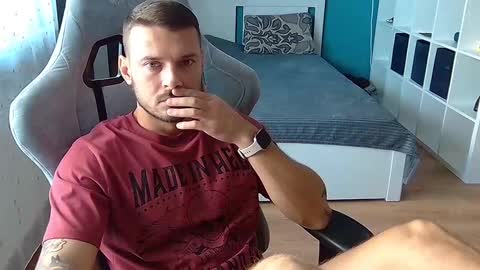 hot_cap_77 online show from October 3, 11:51 am