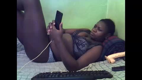 Snapshot of hot_girlly chatting on November 17, 4:35 pm hot_girlly online show from November 17, 4:35 pm