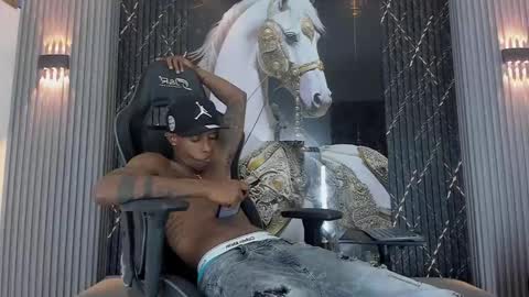 hot_golden_black online show from September 18, 1:18 am