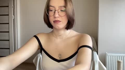 Lina online show from December 9, 8:55 am