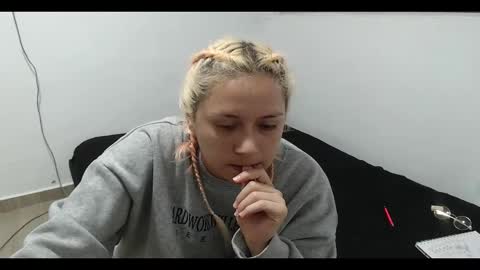 Mia online show from January 11, 11:35 pm