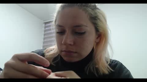 Mia online show from January 25, 11:00 pm