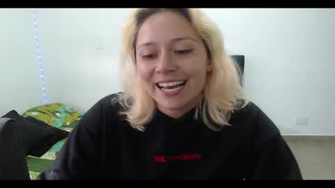 Mia online show from February 23, 7:49 pm