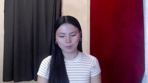 Snapshot of hot_precious_nikki chatting on September 29, 2:00 pm Nikki online show from September 29, 2:00 pm