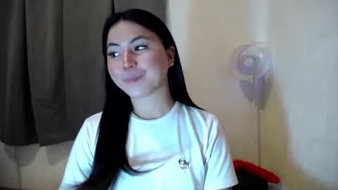 Snapshot of hot_precious_nikki chatting on November 4, 2:49 pm Nikki online show from November 4, 2:49 pm