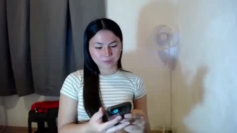 Snapshot of hot_precious_nikki chatting on November 5, 10:32 pm Nikki online show from November 5, 10:32 pm