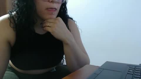 Hot and PowerHOPE U MISS ME online show from January 7, 1:49 am