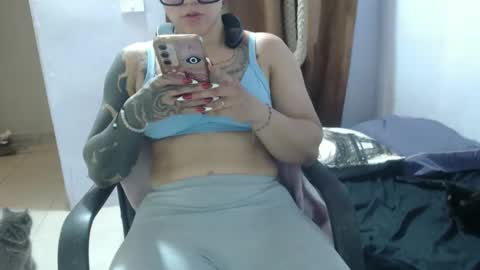 Hot and PowerHOPE U MISS ME online show from November 20, 1:17 am