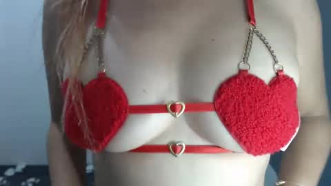 hotasian_pinky online show from March 9, 11:58 am