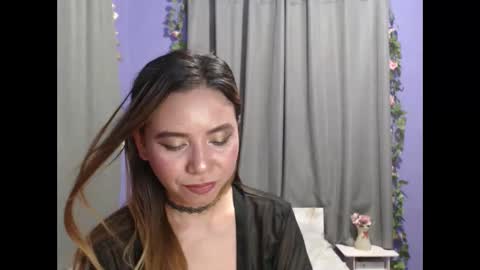 hotasian_pinky online show from September 23, 9:07 pm