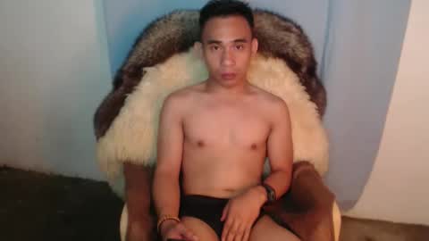 hotasianguyxxx online show from December 1, 6:24 pm