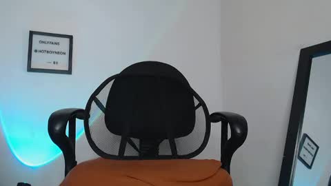 Alex Neon online show from January 3, 5:20 pm